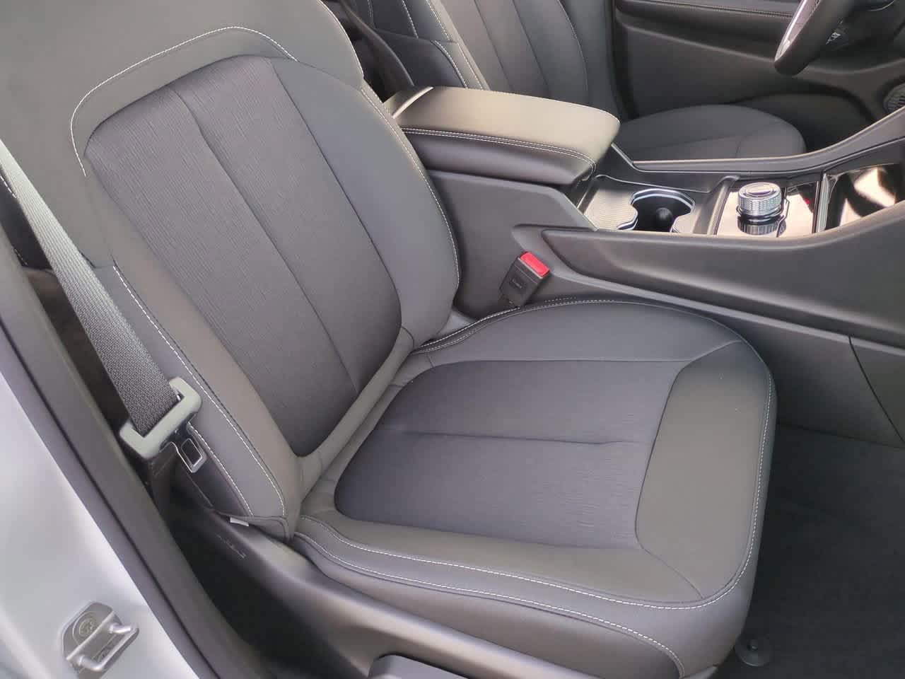 2025 Jeep Grand Cherokee GRAND CHEROKEE L LAREDO X 4X4