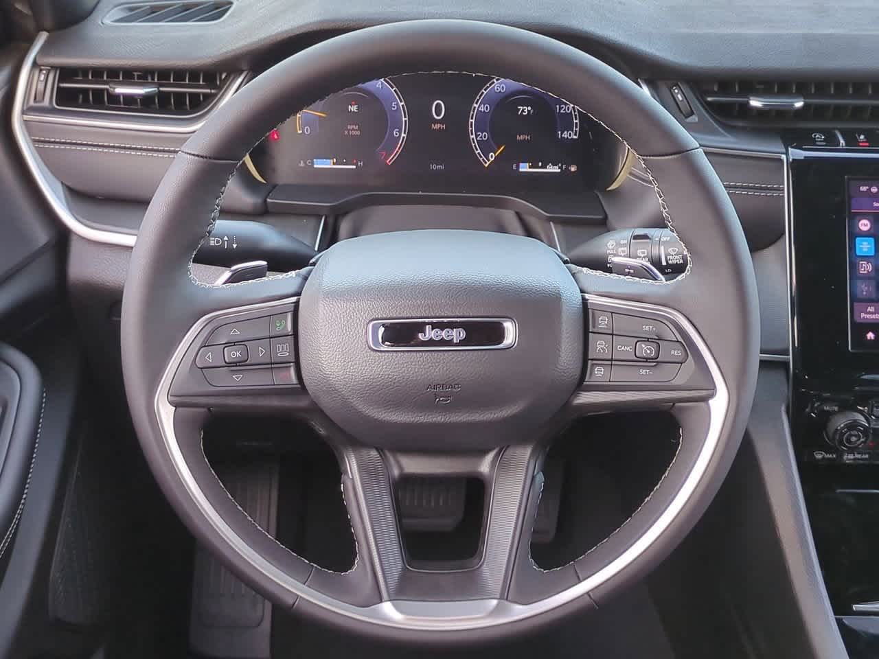 2025 Jeep Grand Cherokee GRAND CHEROKEE L LAREDO X 4X4