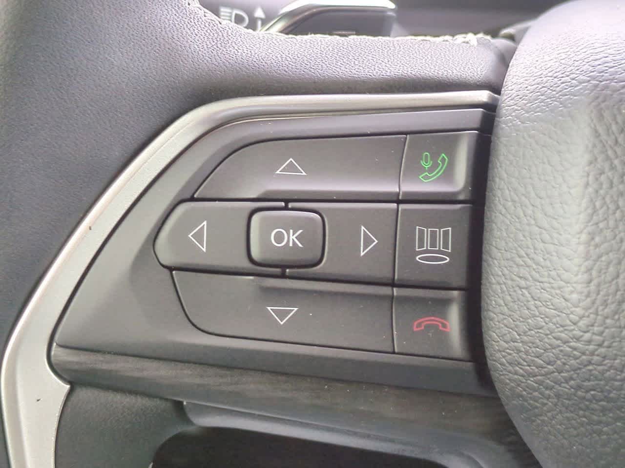 2025 Jeep Grand Cherokee GRAND CHEROKEE L LAREDO X 4X4