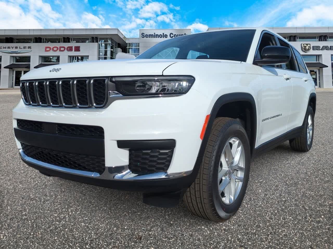 2025 Jeep Grand Cherokee GRAND CHEROKEE L LAREDO X 4X4