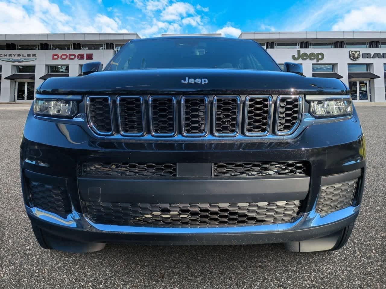 2025 Jeep Grand Cherokee GRAND CHEROKEE L LAREDO X 4X4