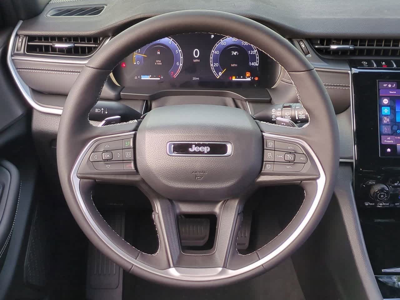 2025 Jeep Grand Cherokee GRAND CHEROKEE L LAREDO X 4X4