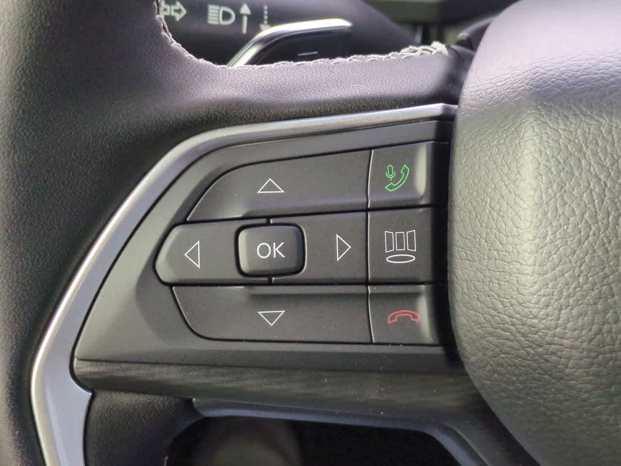 2025 Jeep Grand Cherokee GRAND CHEROKEE L LAREDO X 4X4