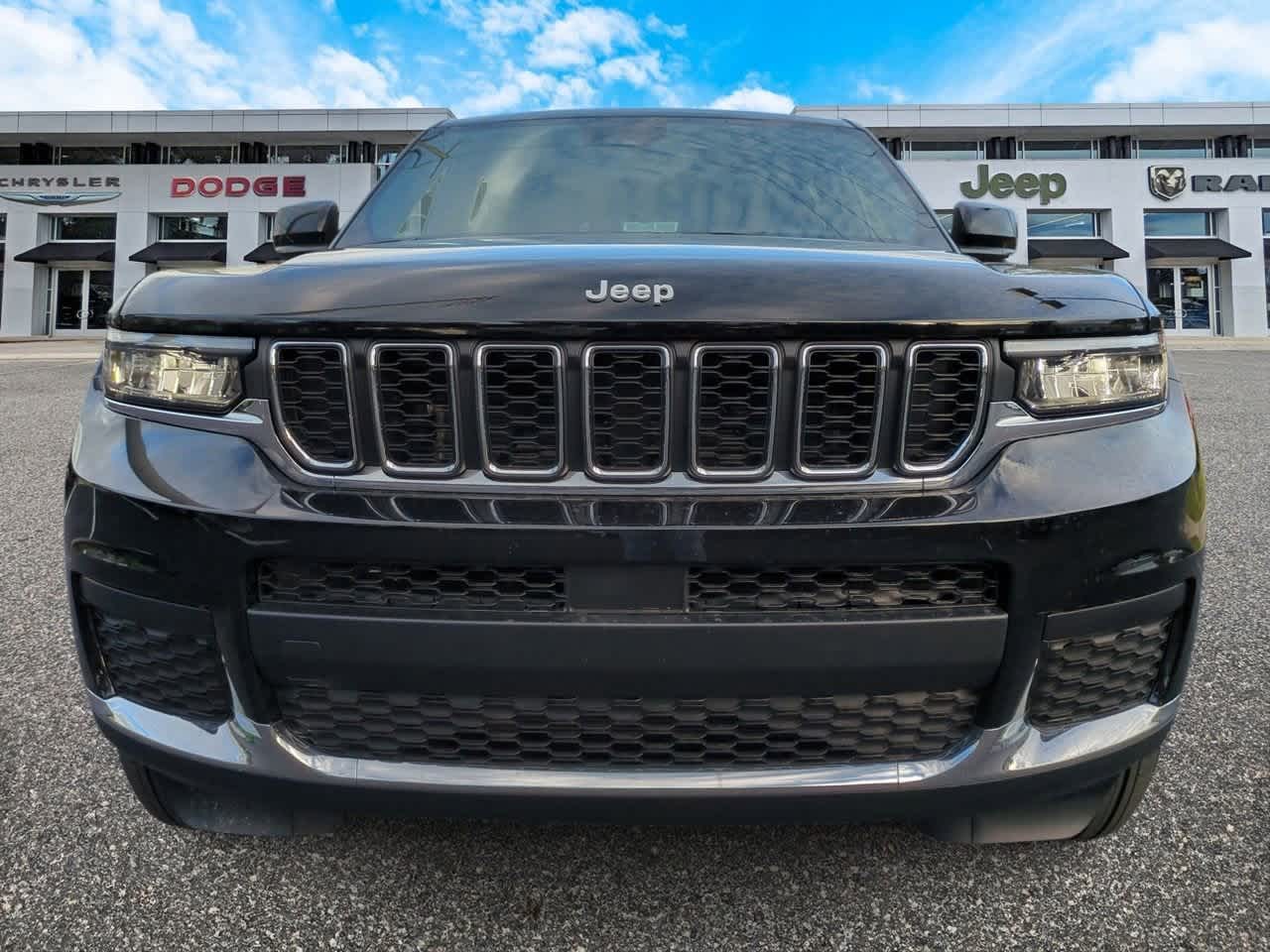 2025 Jeep Grand Cherokee GRAND CHEROKEE L LAREDO X 4X4