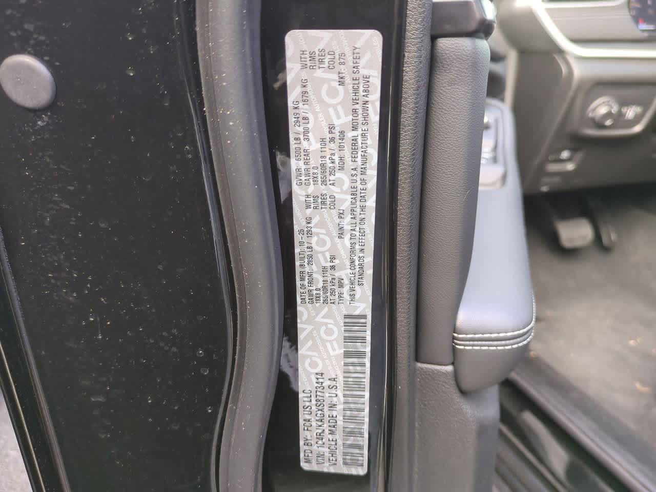 2025 Jeep Grand Cherokee GRAND CHEROKEE L LAREDO X 4X4