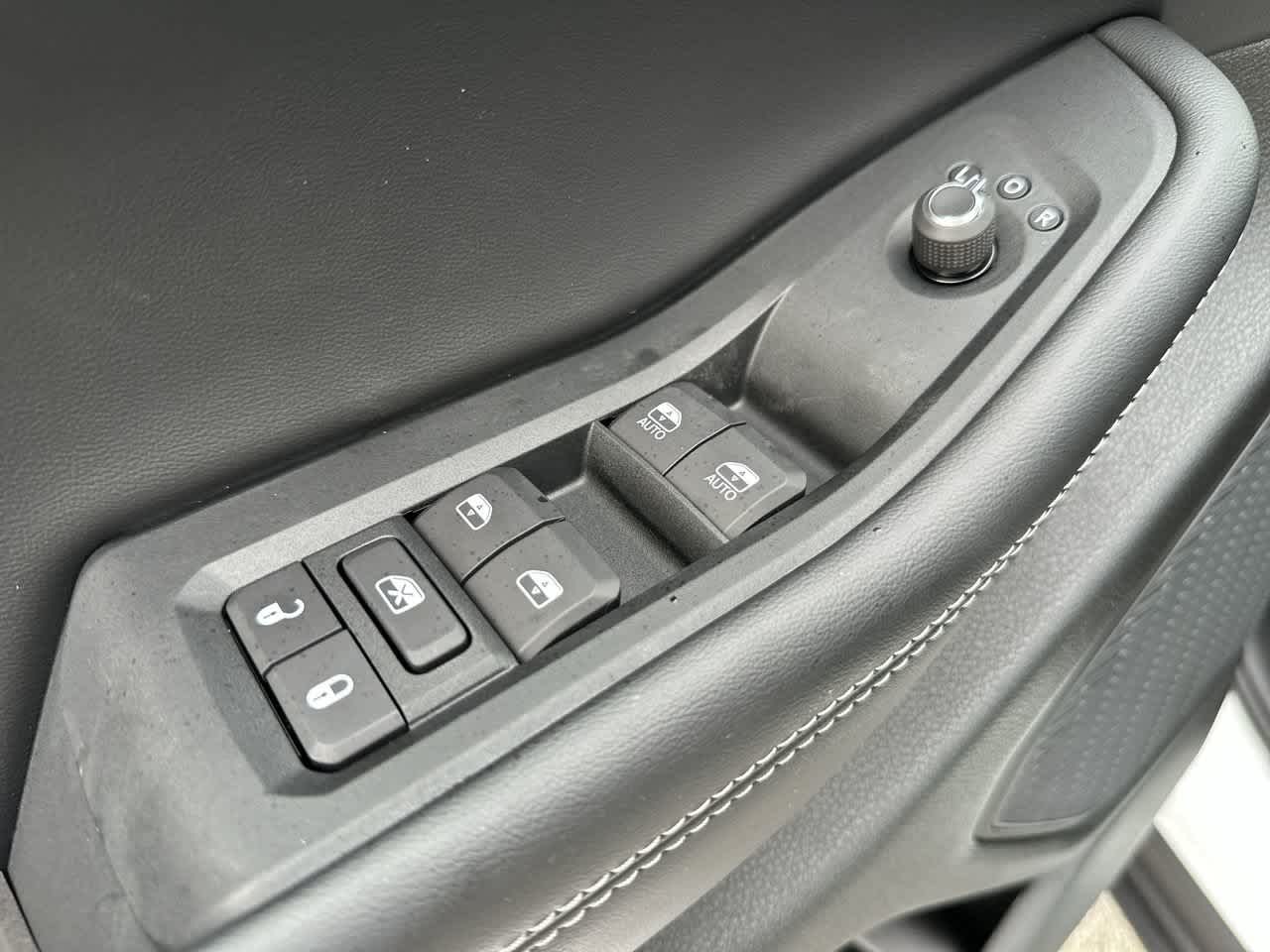 2027 Jeep Grand Cherokee GRAND CHEROKEE L LAREDO ALTITUDE 4X4