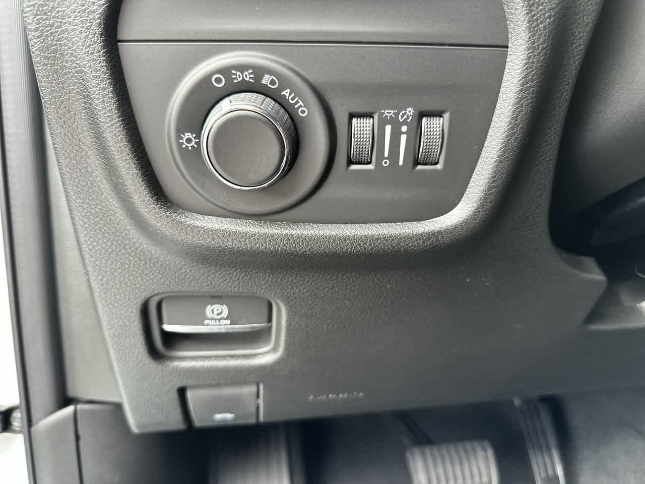 2027 Jeep Grand Cherokee GRAND CHEROKEE L LAREDO ALTITUDE 4X4