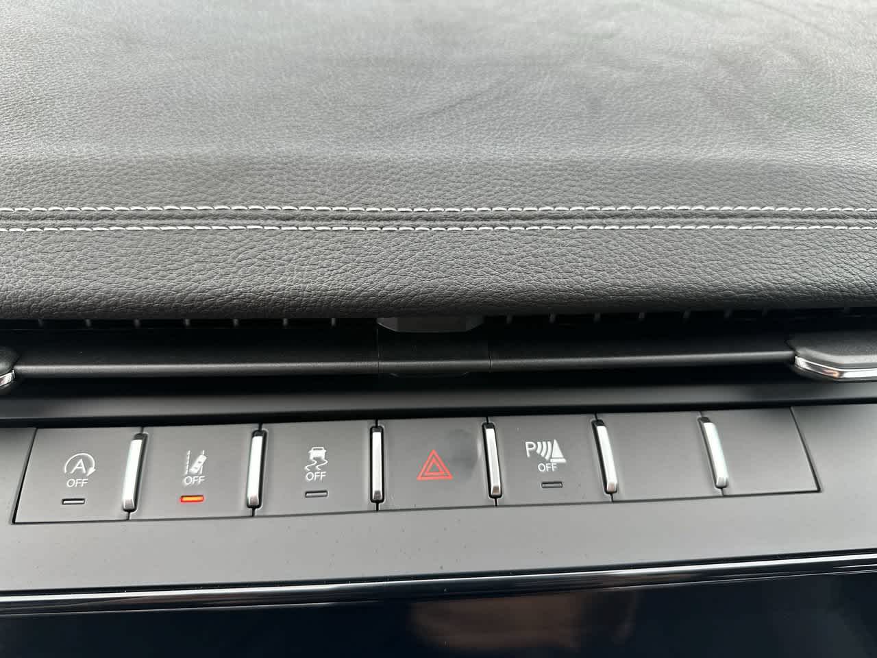2027 Jeep Grand Cherokee GRAND CHEROKEE L LAREDO ALTITUDE 4X4