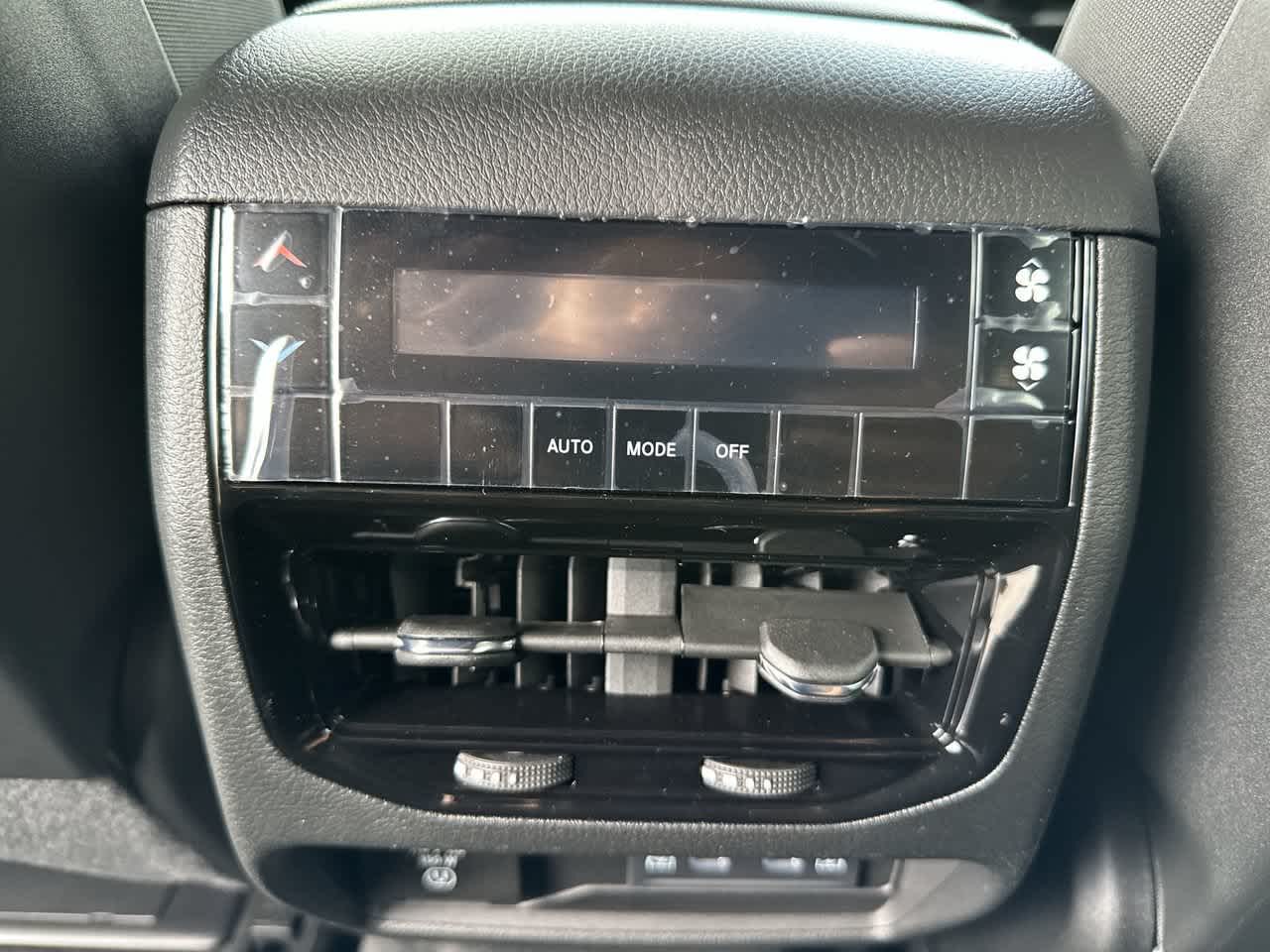 2027 Jeep Grand Cherokee GRAND CHEROKEE L LAREDO ALTITUDE 4X4