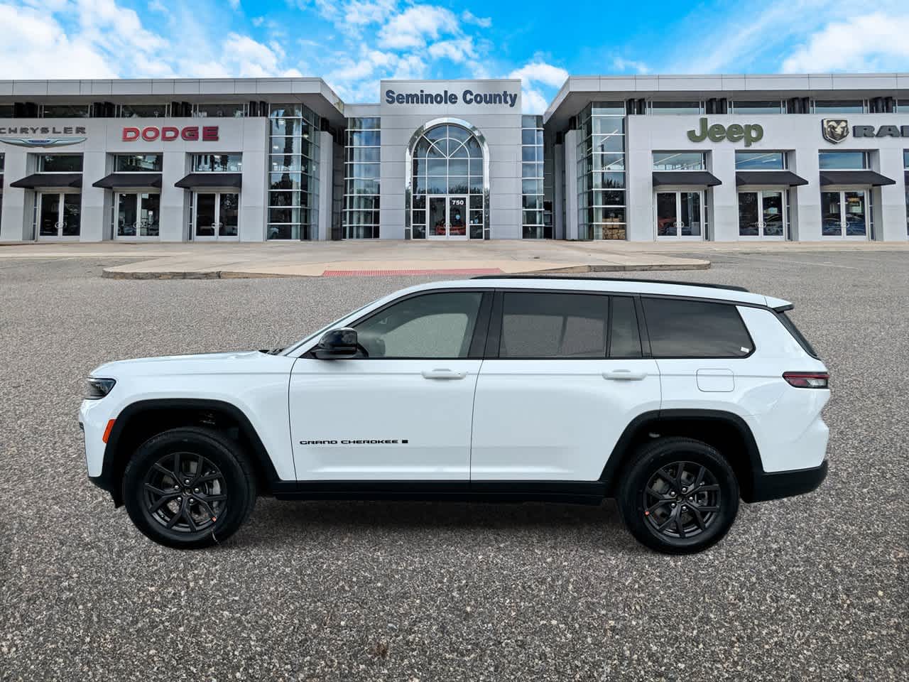 2027 Jeep Grand Cherokee GRAND CHEROKEE L LAREDO ALTITUDE 4X4