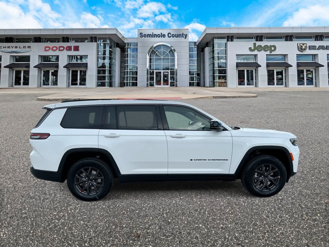 2027 Jeep Grand Cherokee GRAND CHEROKEE L LAREDO ALTITUDE 4X4