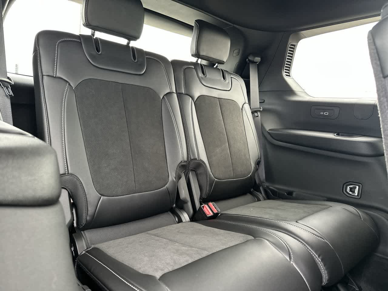 2027 Jeep Grand Cherokee GRAND CHEROKEE L LAREDO ALTITUDE 4X4