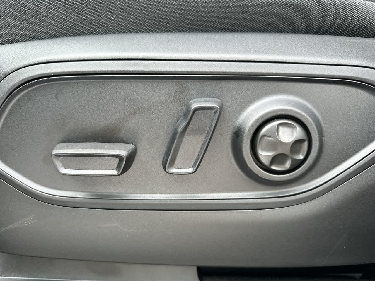 2027 Jeep Grand Cherokee GRAND CHEROKEE L LAREDO ALTITUDE 4X4