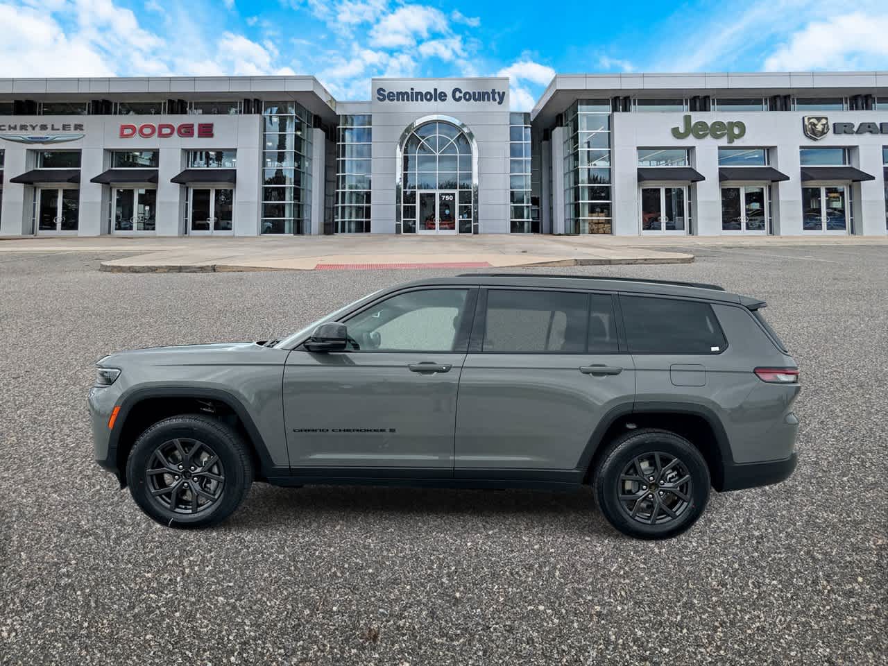 2027 Jeep Grand Cherokee GRAND CHEROKEE L LAREDO ALTITUDE 4X4