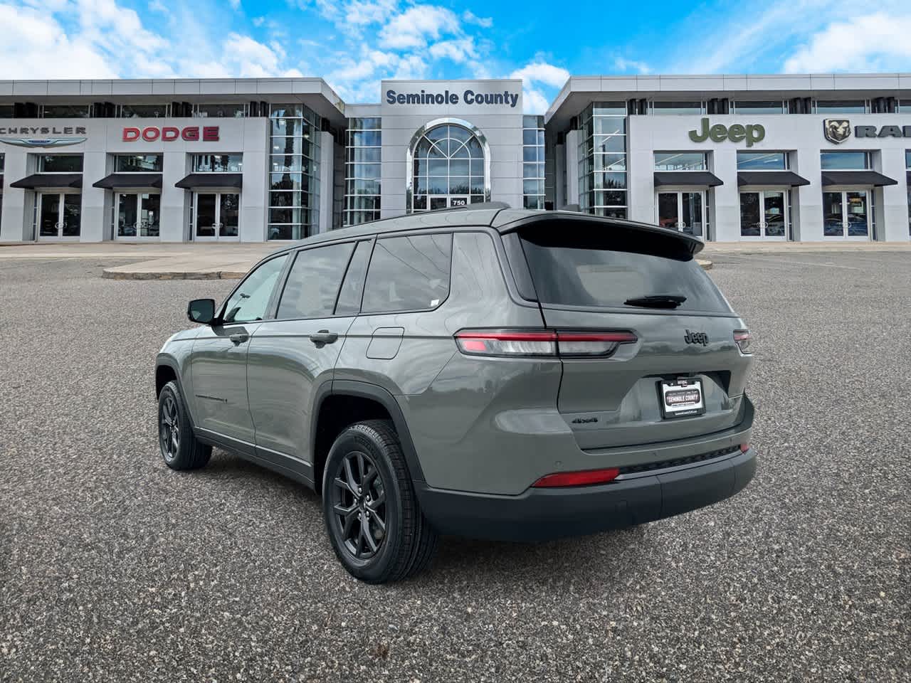 2027 Jeep Grand Cherokee GRAND CHEROKEE L LAREDO ALTITUDE 4X4