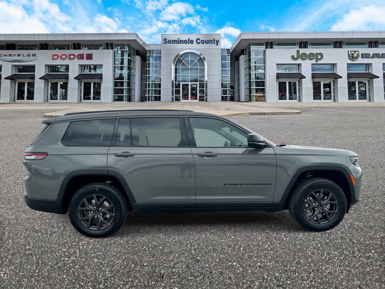 2027 Jeep Grand Cherokee GRAND CHEROKEE L LAREDO ALTITUDE 4X4