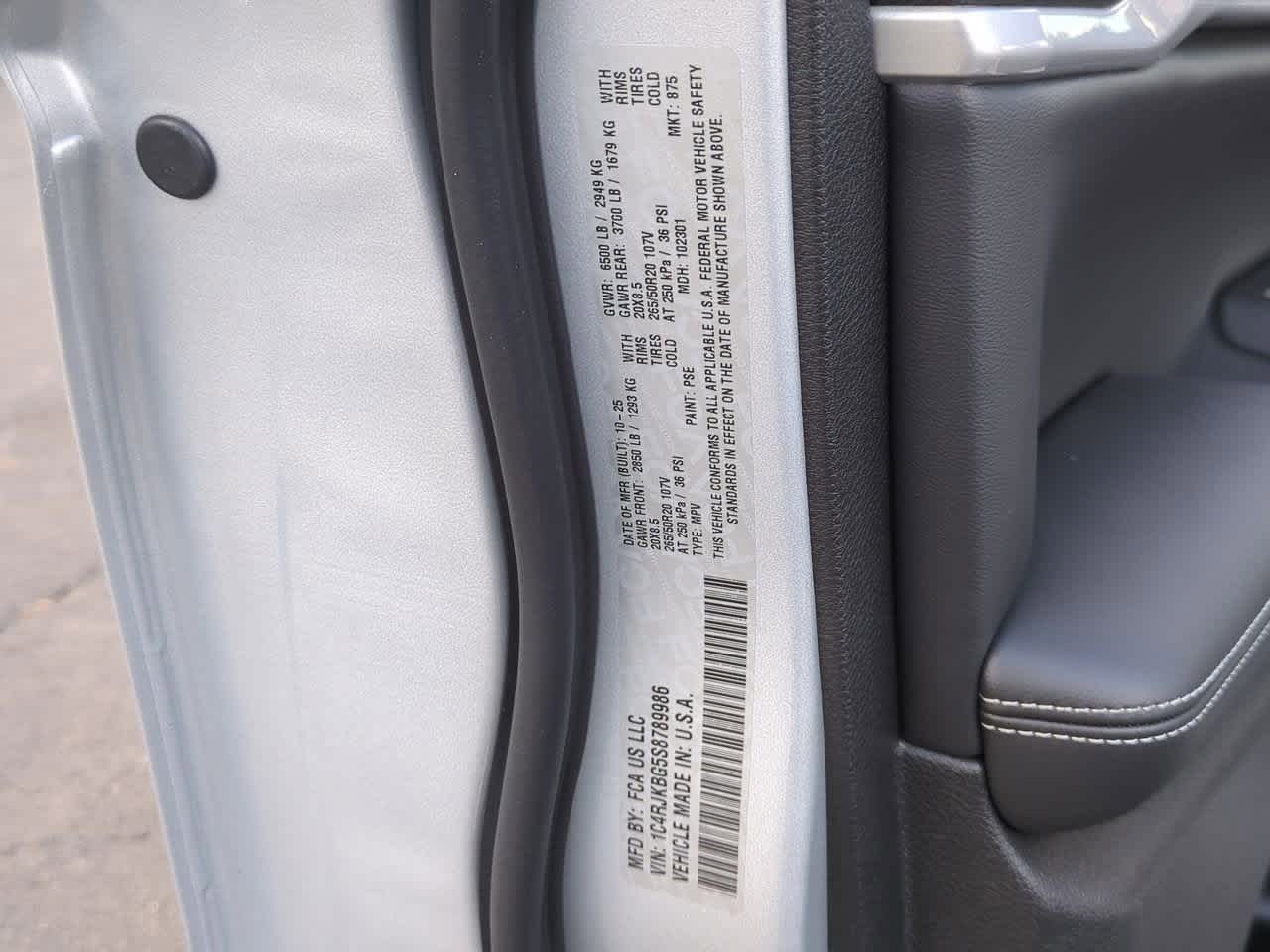 2025 Jeep Grand Cherokee GRAND CHEROKEE L LIMITED 4X4