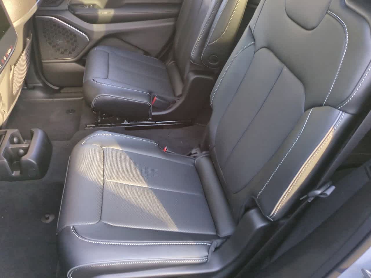 2025 Jeep Grand Cherokee GRAND CHEROKEE L OVERLAND 4X4