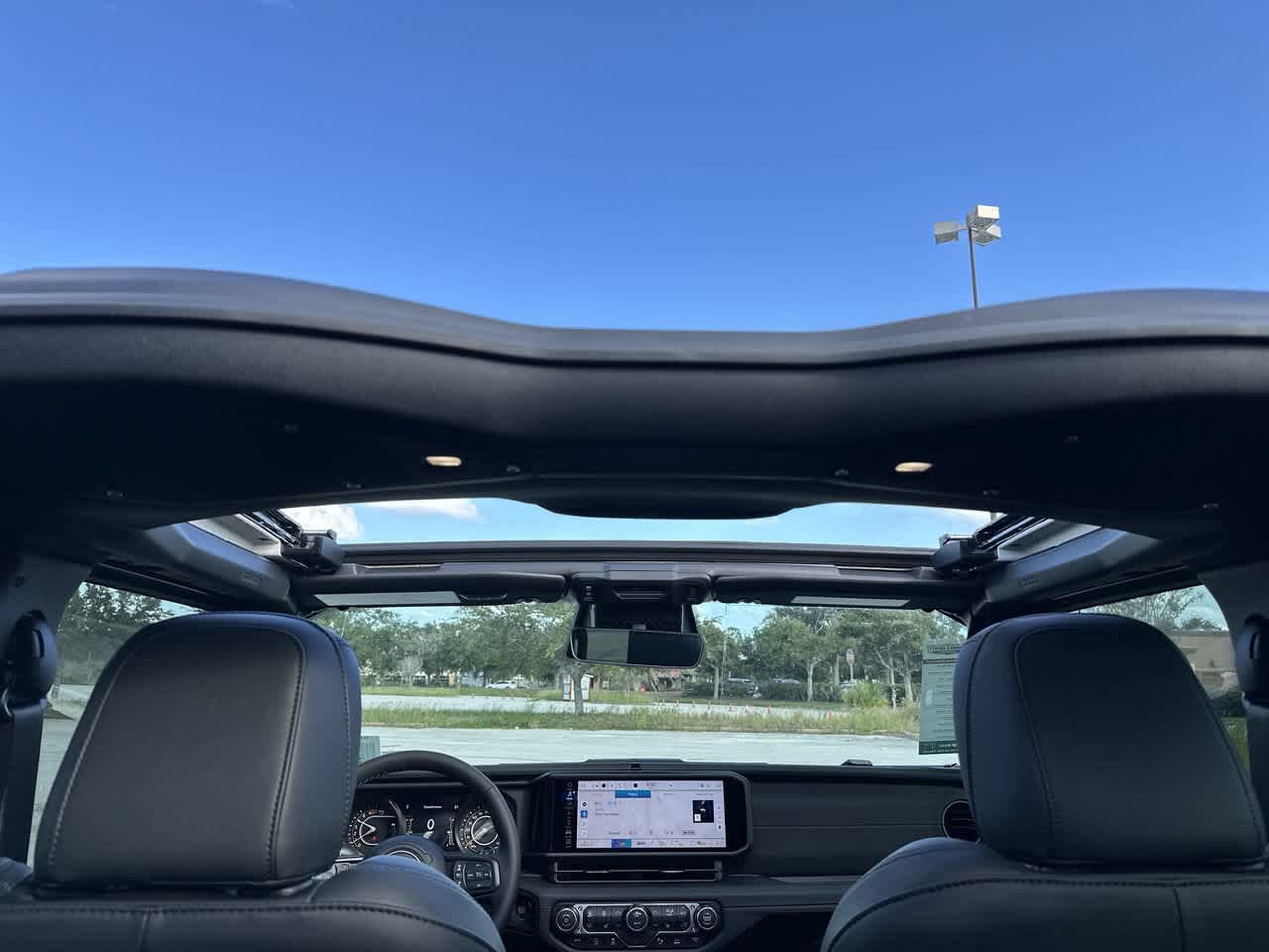 2027 Jeep Wrangler WRANGLER 4-DOOR RUBICON X