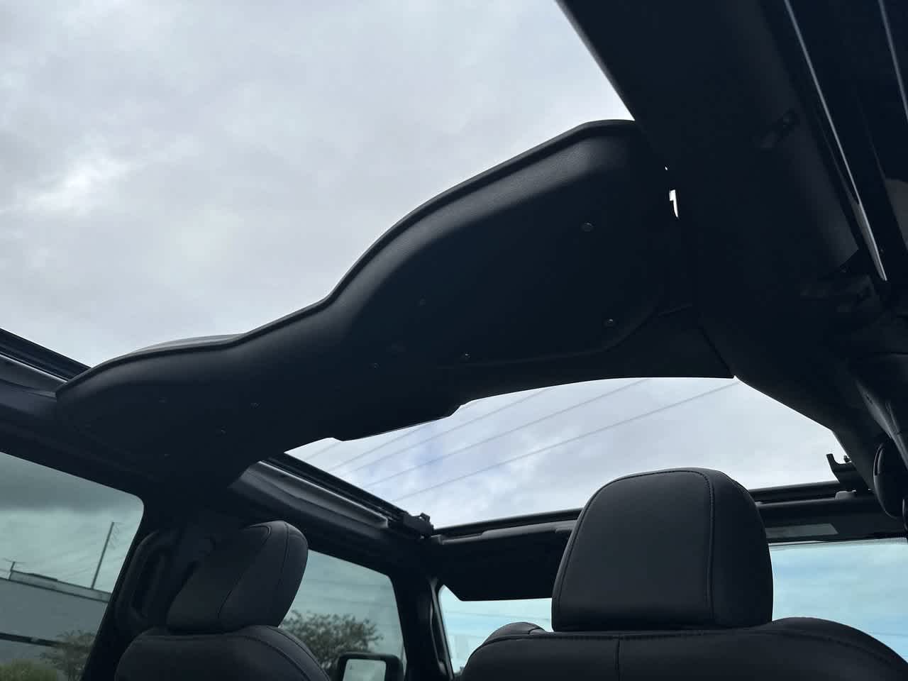2027 Jeep Wrangler WRANGLER 4-DOOR RUBICON X
