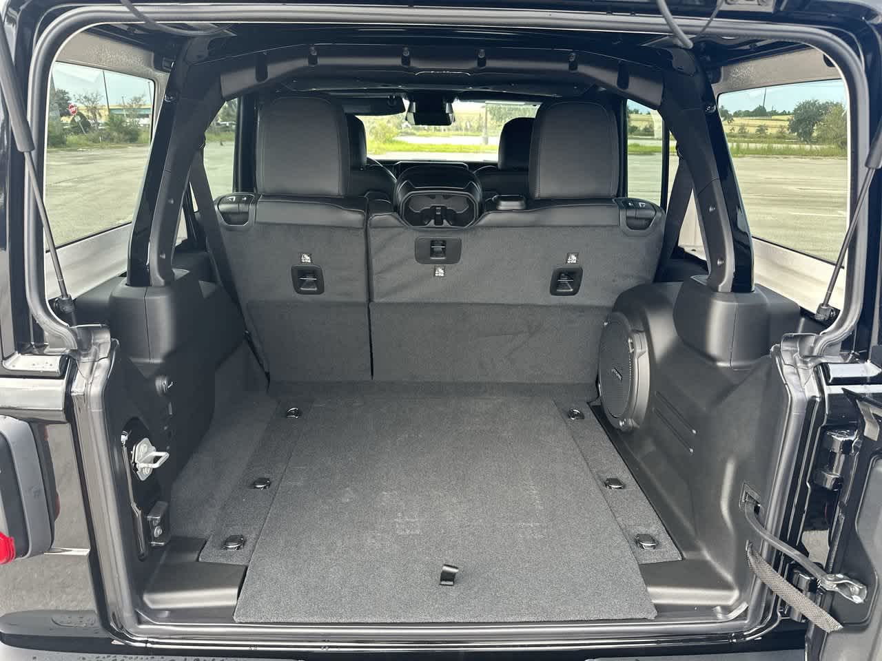 2027 Jeep Wrangler WRANGLER 4-DOOR RUBICON X