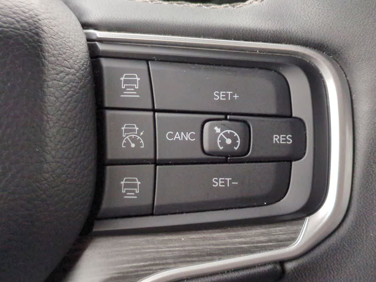 2024 Jeep Wagoneer L Series II 4x2