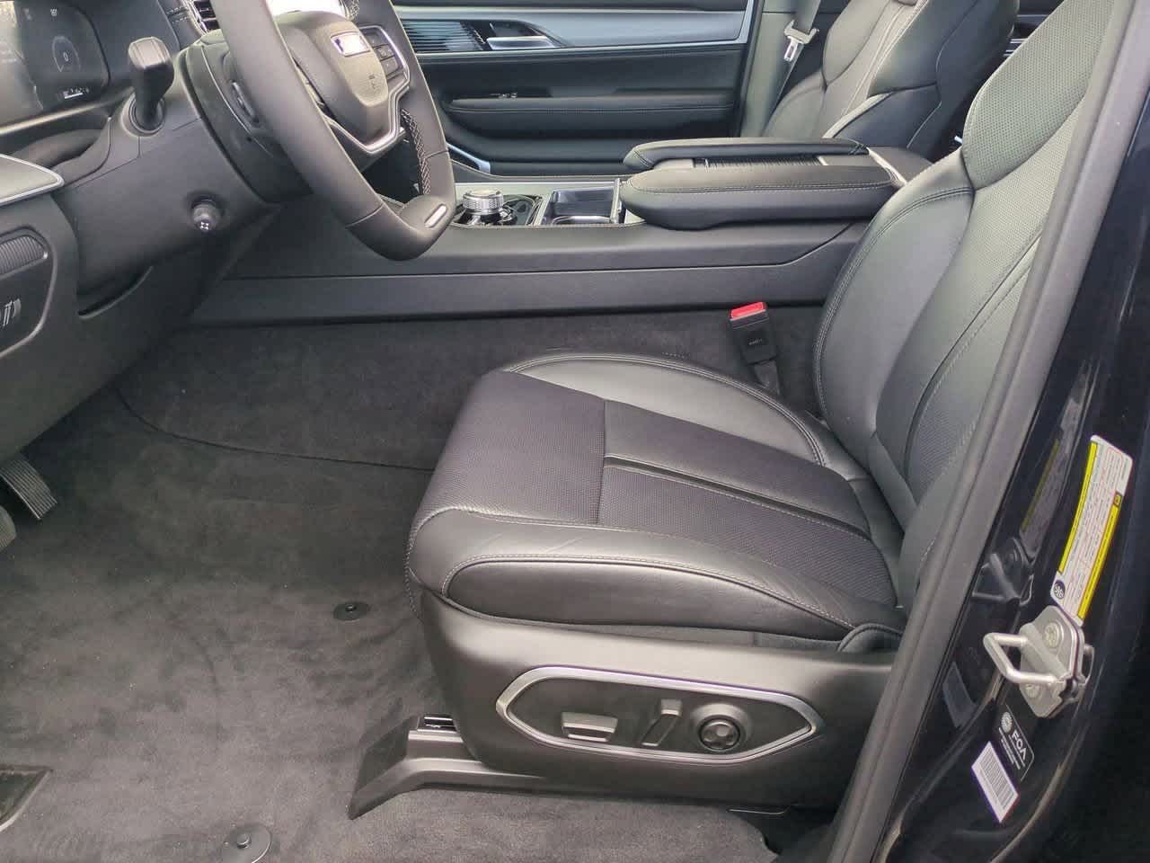 2025 Jeep Wagoneer WAGONEER CARBIDE 4X4