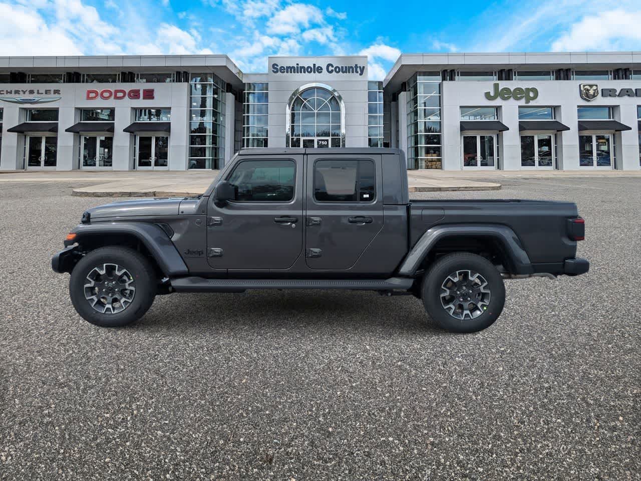 2026 Jeep Gladiator GLADIATOR SAHARA 4X4