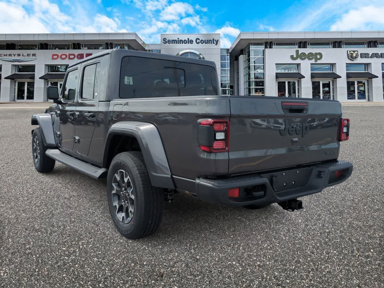 2026 Jeep Gladiator GLADIATOR SAHARA 4X4