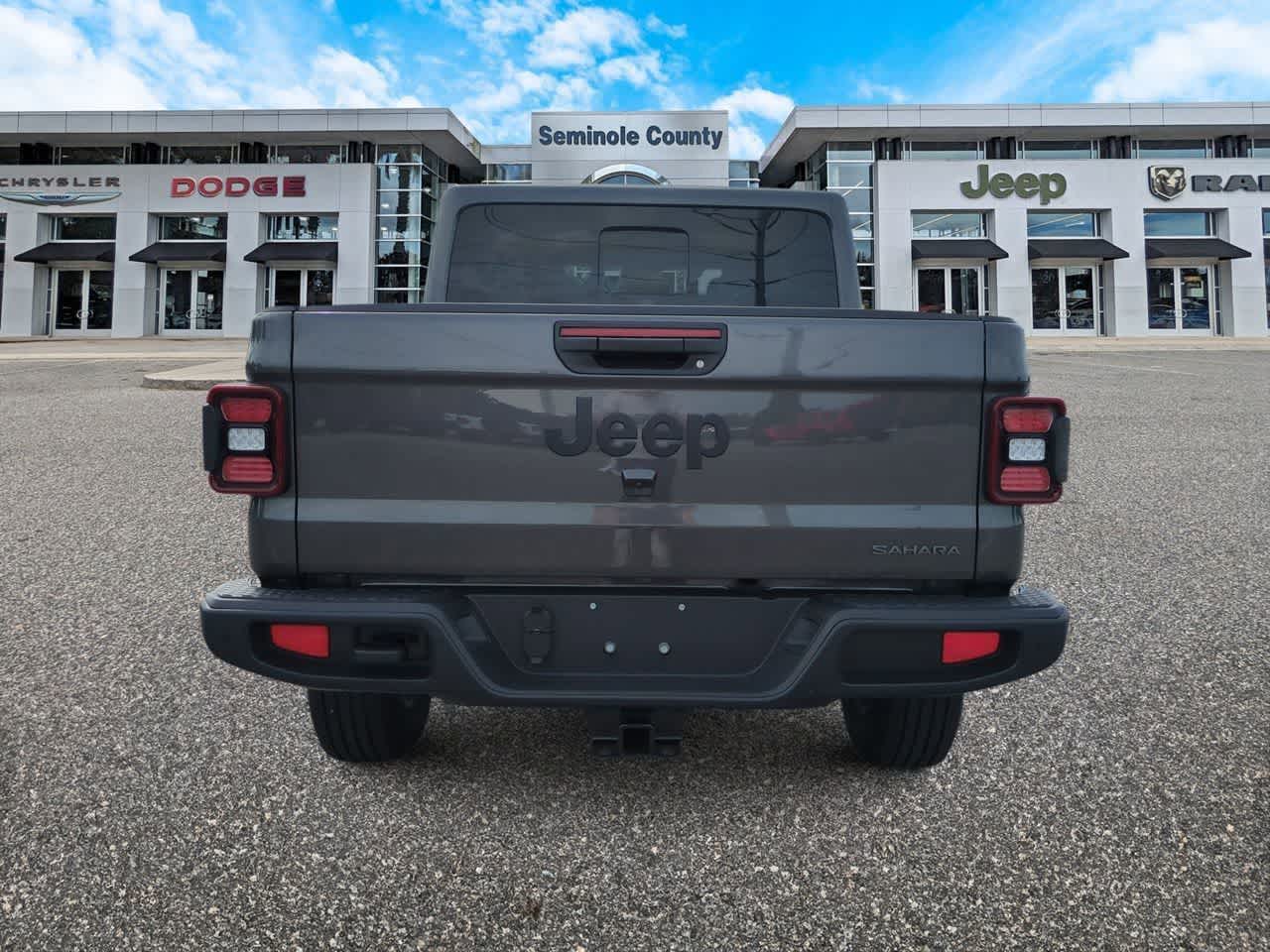 2026 Jeep Gladiator GLADIATOR SAHARA 4X4