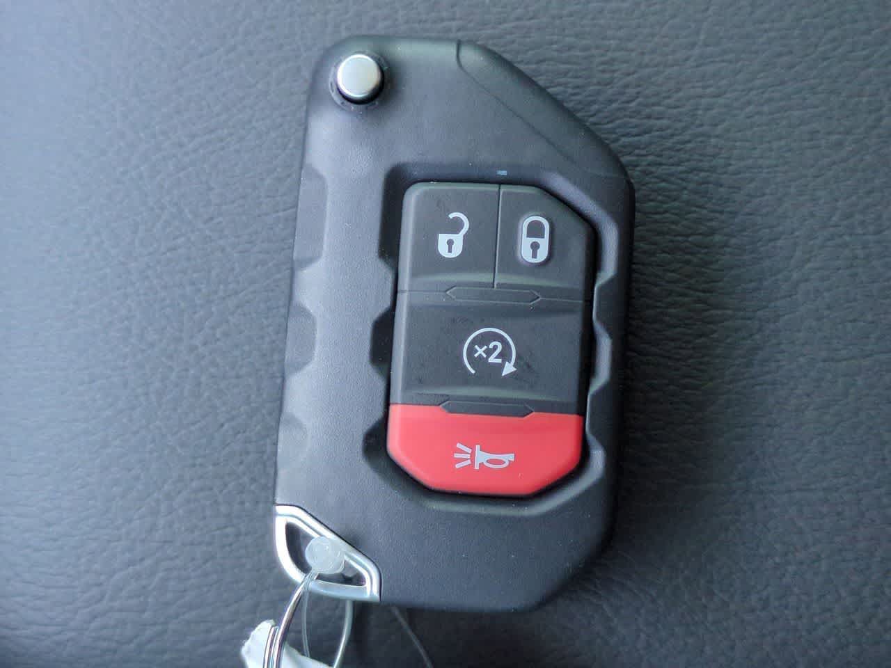 2026 Jeep Gladiator GLADIATOR SAHARA 4X4