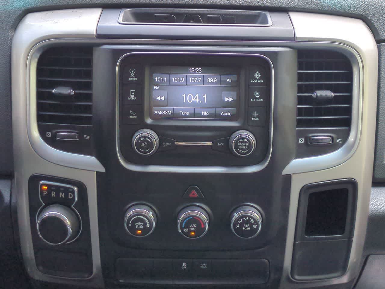 2016 RAM 1500 SLT