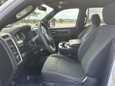 2024 RAM 1500 Classic Warlock Crew Cab 4x2 5'7' Box