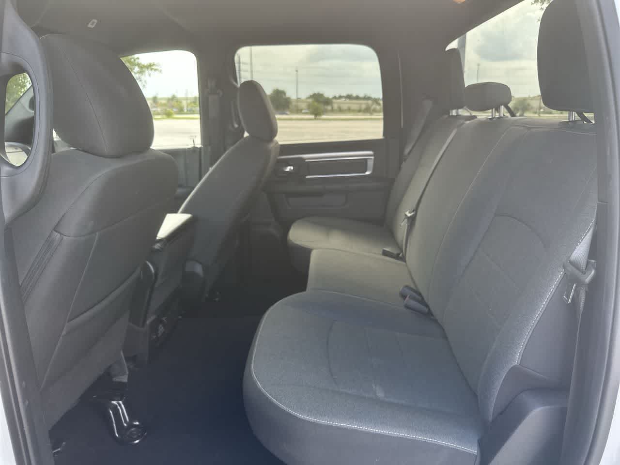 2024 RAM 1500 Classic Warlock Crew Cab 4x2 5'7' Box