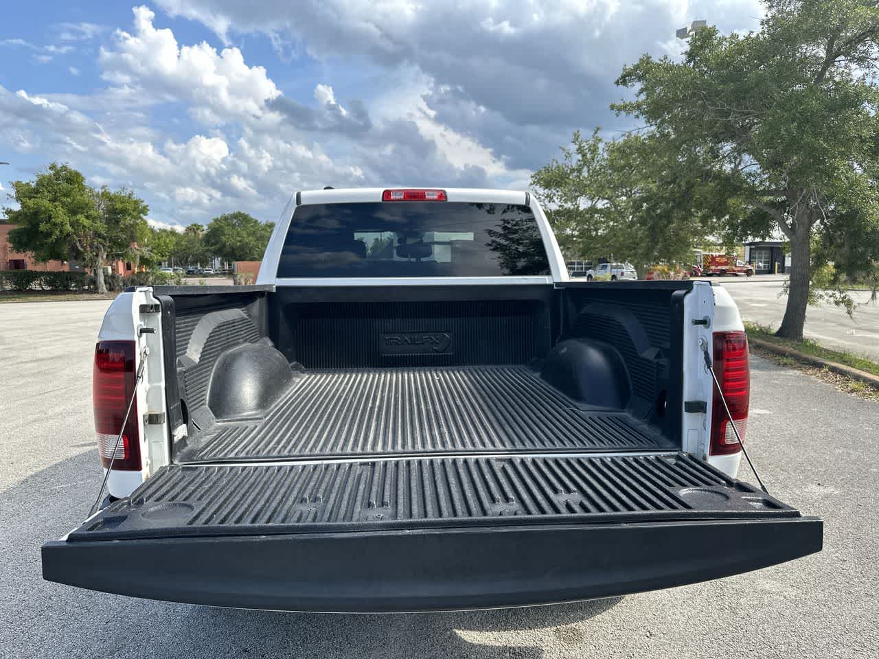 2024 RAM 1500 Classic Warlock Crew Cab 4x2 5'7' Box
