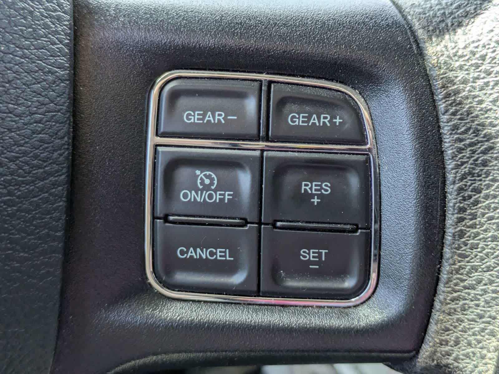 2019 RAM 1500 Classic SLT Crew Cab 4x2 6'4' Box