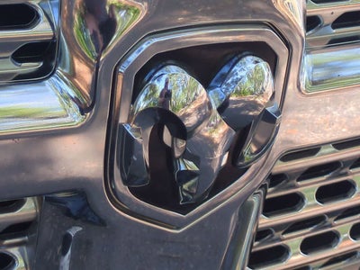 2017 RAM 1500 Laramie Quad Cab 4x4 6'4' Box