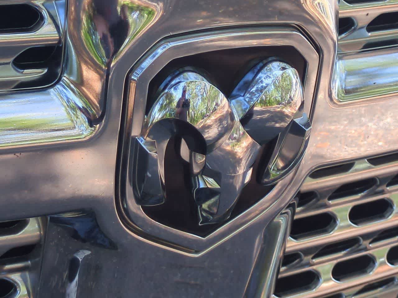 2017 RAM 1500 Laramie Quad Cab 4x4 6'4' Box