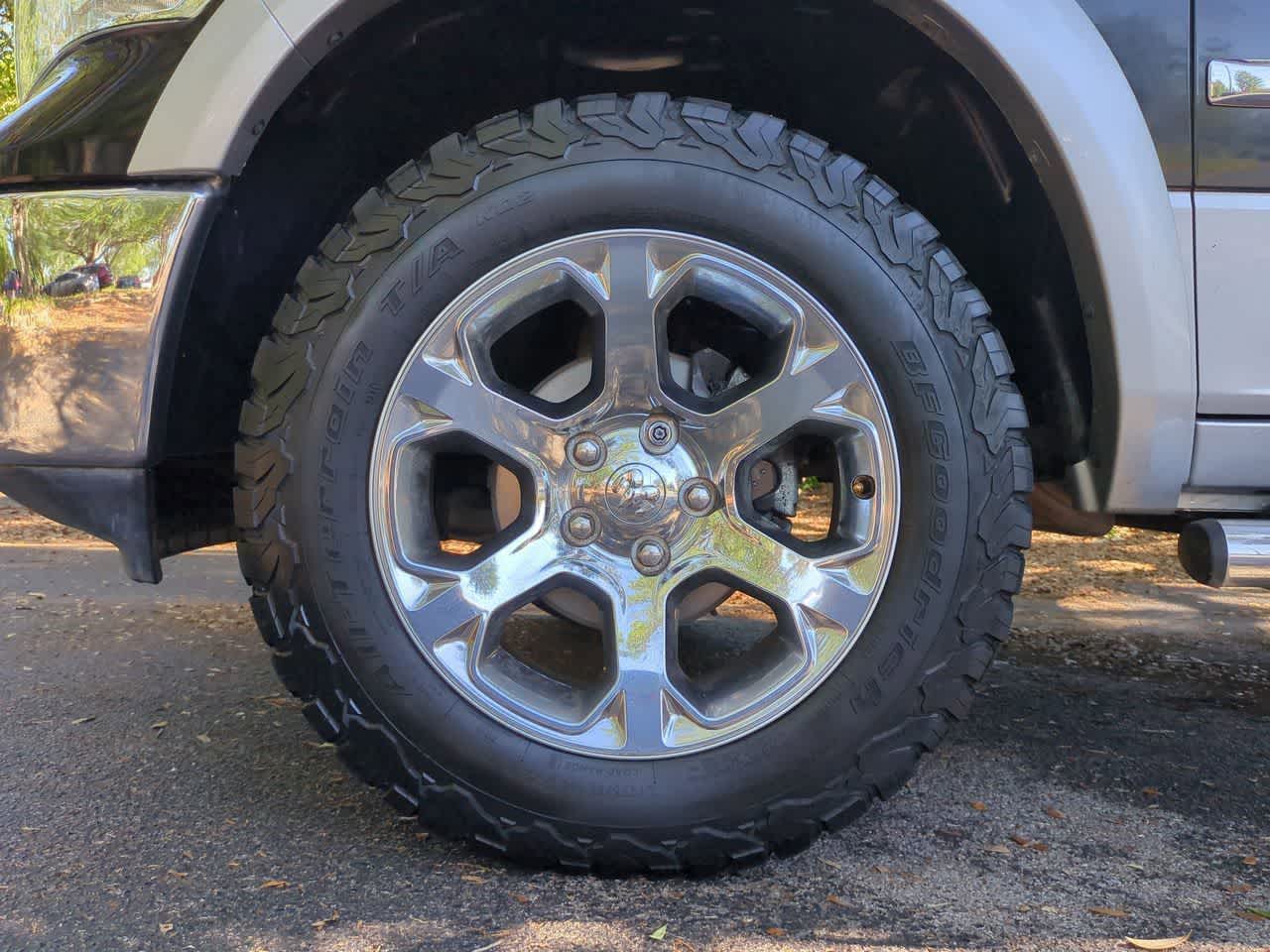 2017 RAM 1500 Laramie Quad Cab 4x4 6'4' Box