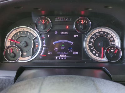 2017 RAM 1500 Laramie Quad Cab 4x4 6'4' Box