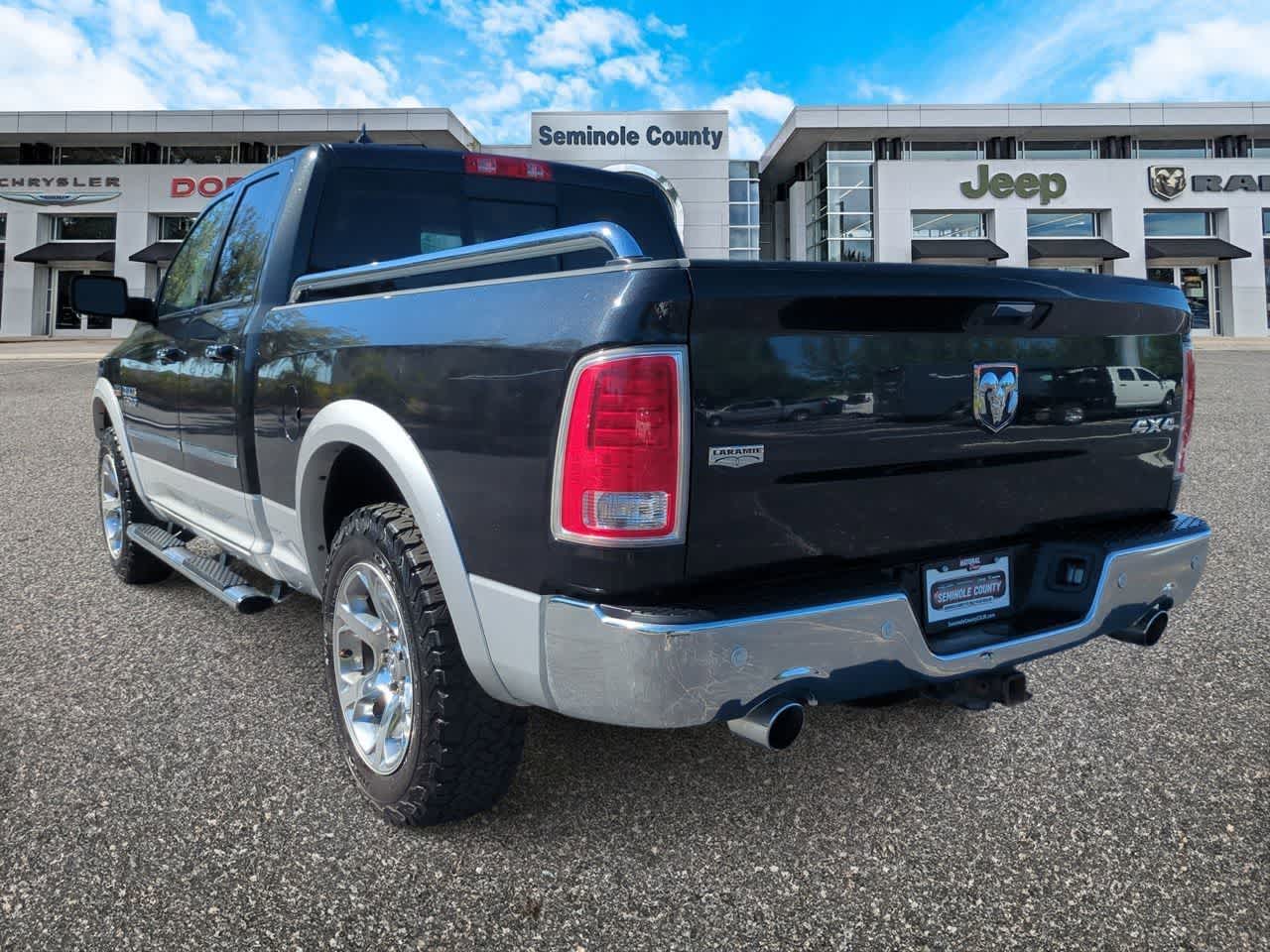 2017 RAM 1500 Laramie Quad Cab 4x4 6'4' Box