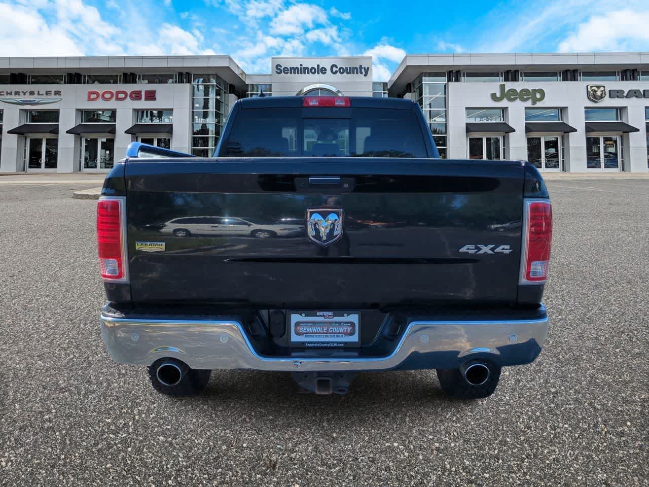 2017 RAM 1500 Laramie Quad Cab 4x4 6'4' Box