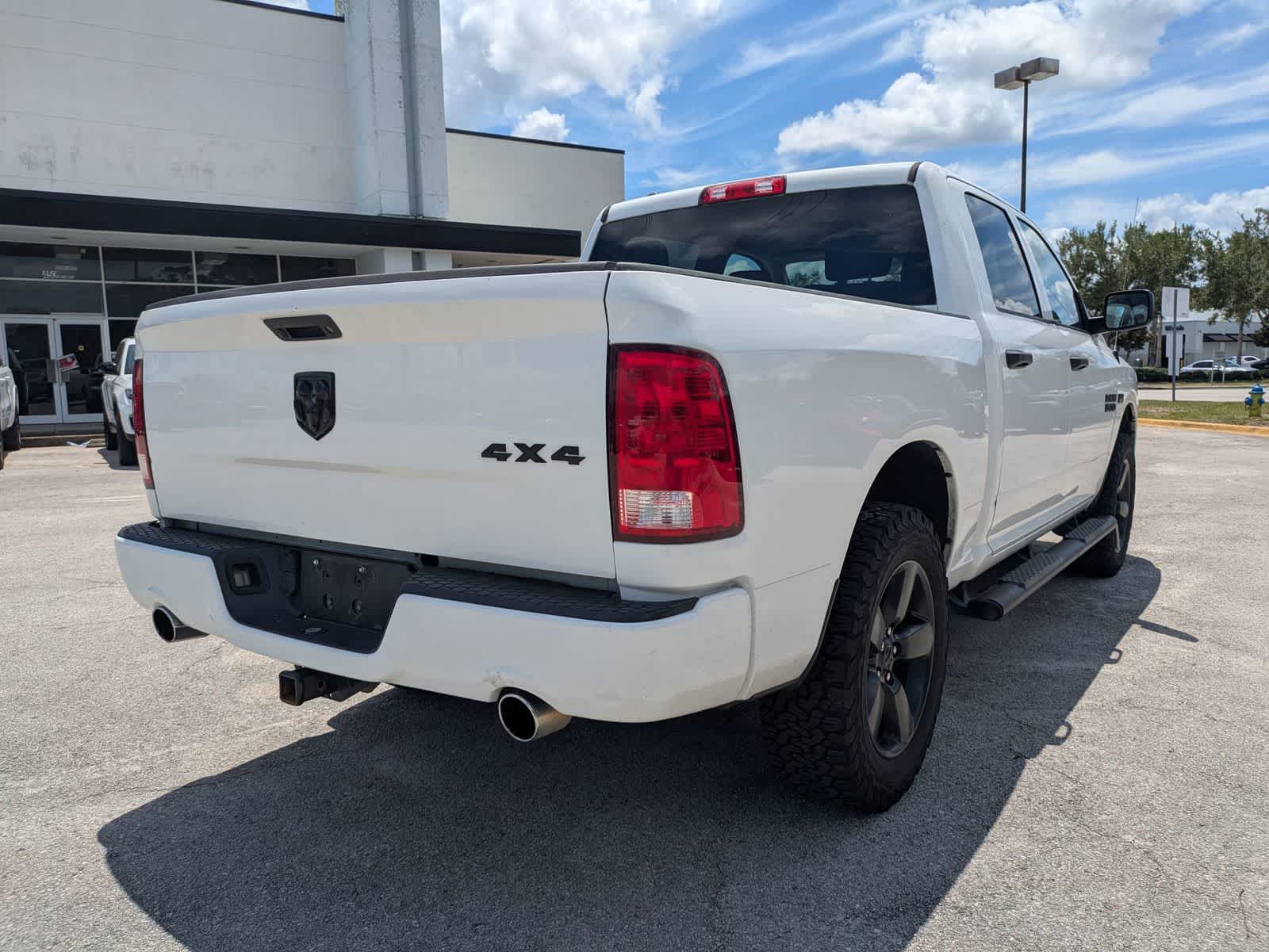 2018 RAM 1500 Express Crew Cab 4x4 5'7' Box