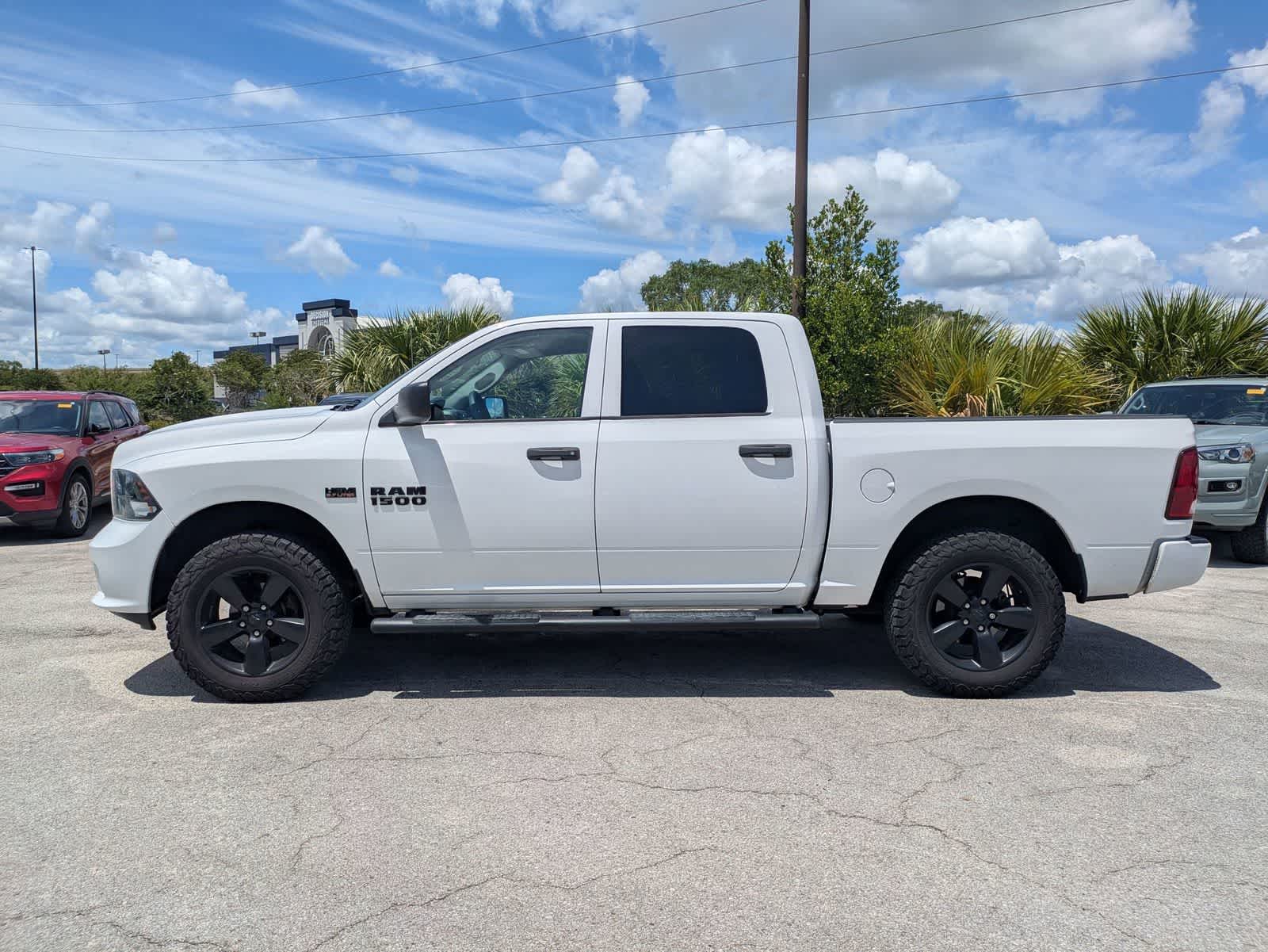 2018 RAM 1500 Express Crew Cab 4x4 5'7' Box