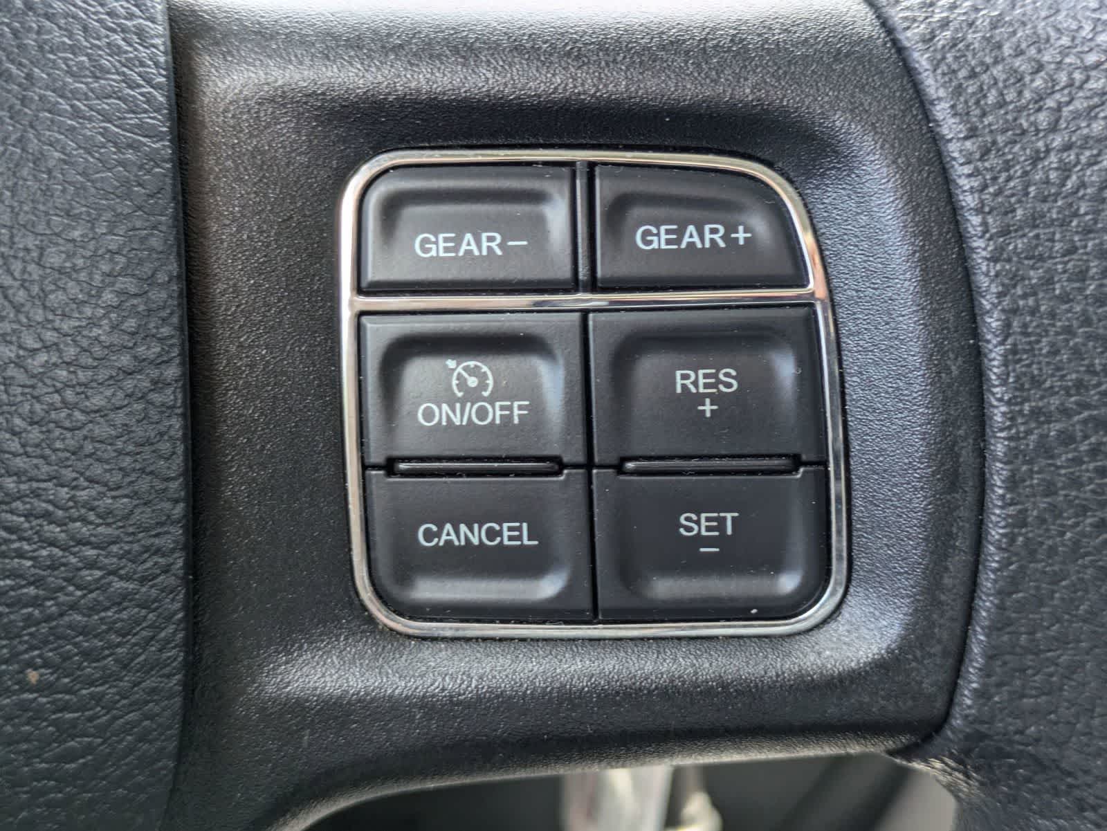 2018 RAM 1500 Express Crew Cab 4x4 5'7' Box