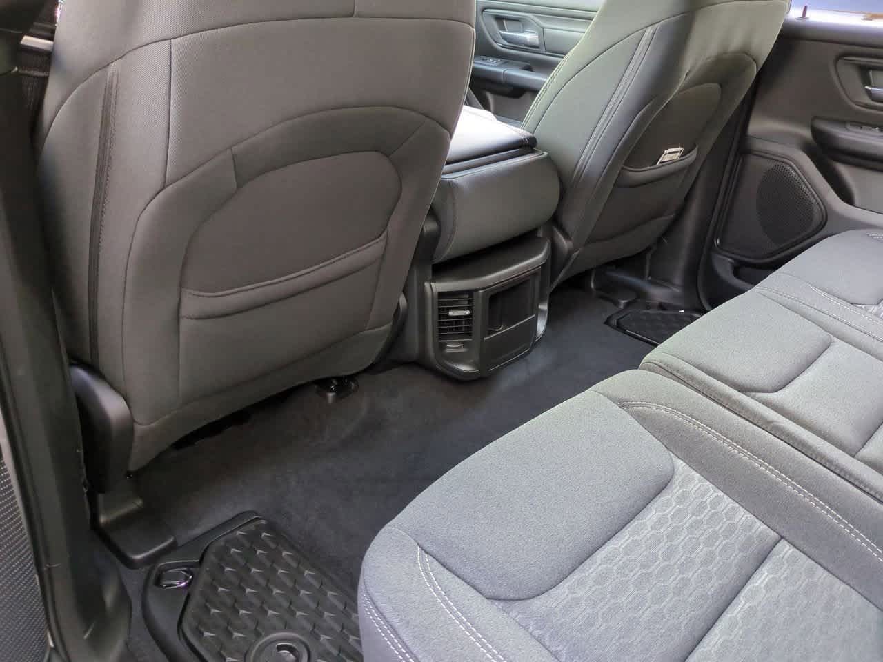 2026 RAM Ram 1500 RAM 1500 EXPRESS CREW CAB 4X2 5'7' BOX