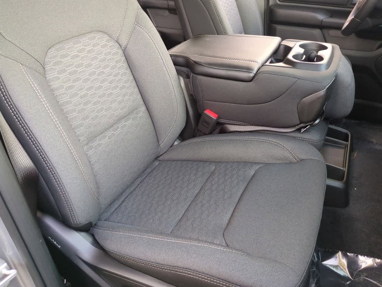 2026 RAM Ram 1500 RAM 1500 EXPRESS CREW CAB 4X2 5'7' BOX