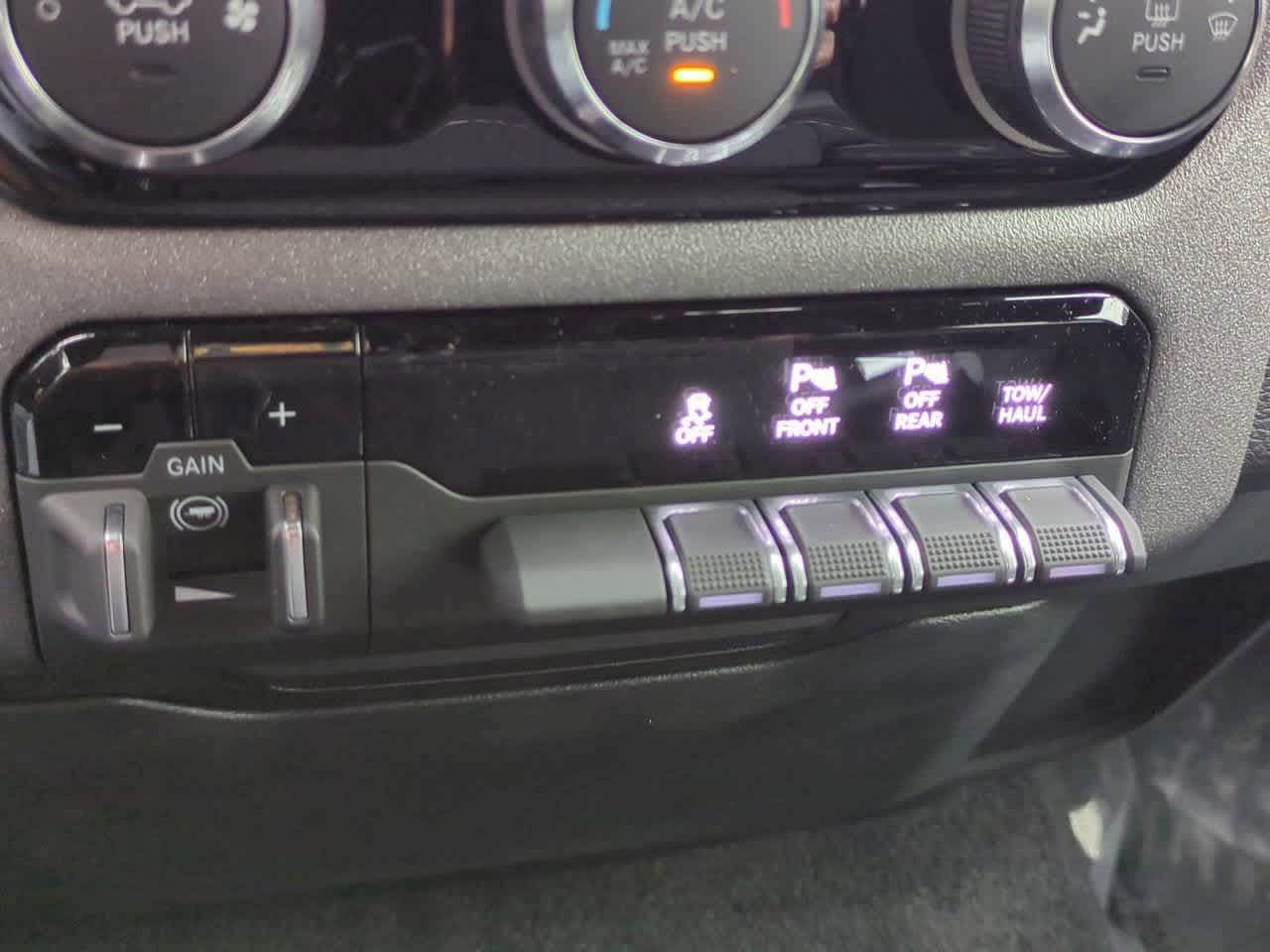 2026 RAM Ram 1500 RAM 1500 EXPRESS CREW CAB 4X2 5'7' BOX