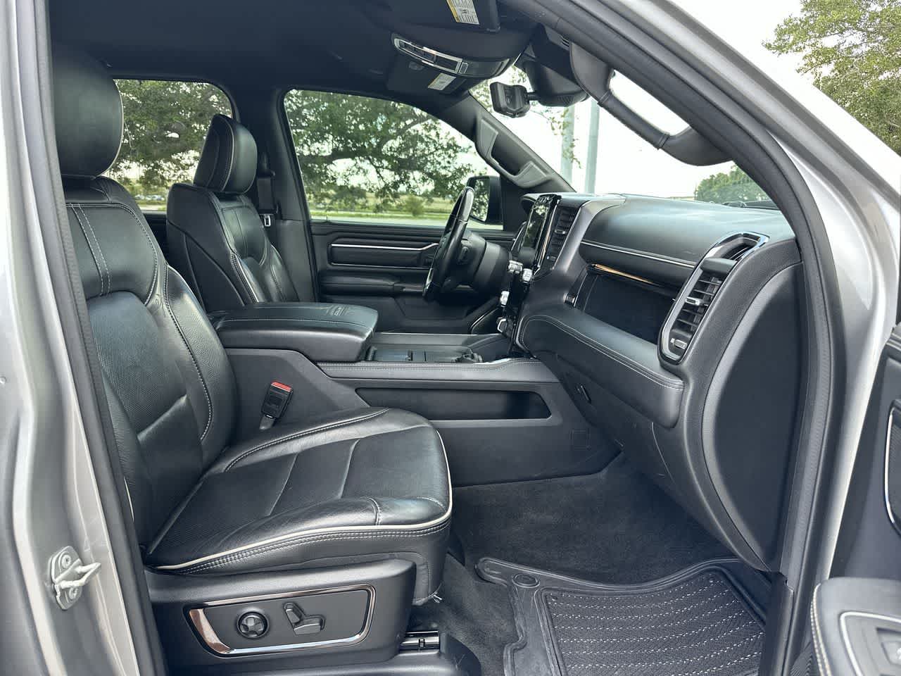 2022 RAM 1500 Limited Crew Cab 4x2 5'7' Box