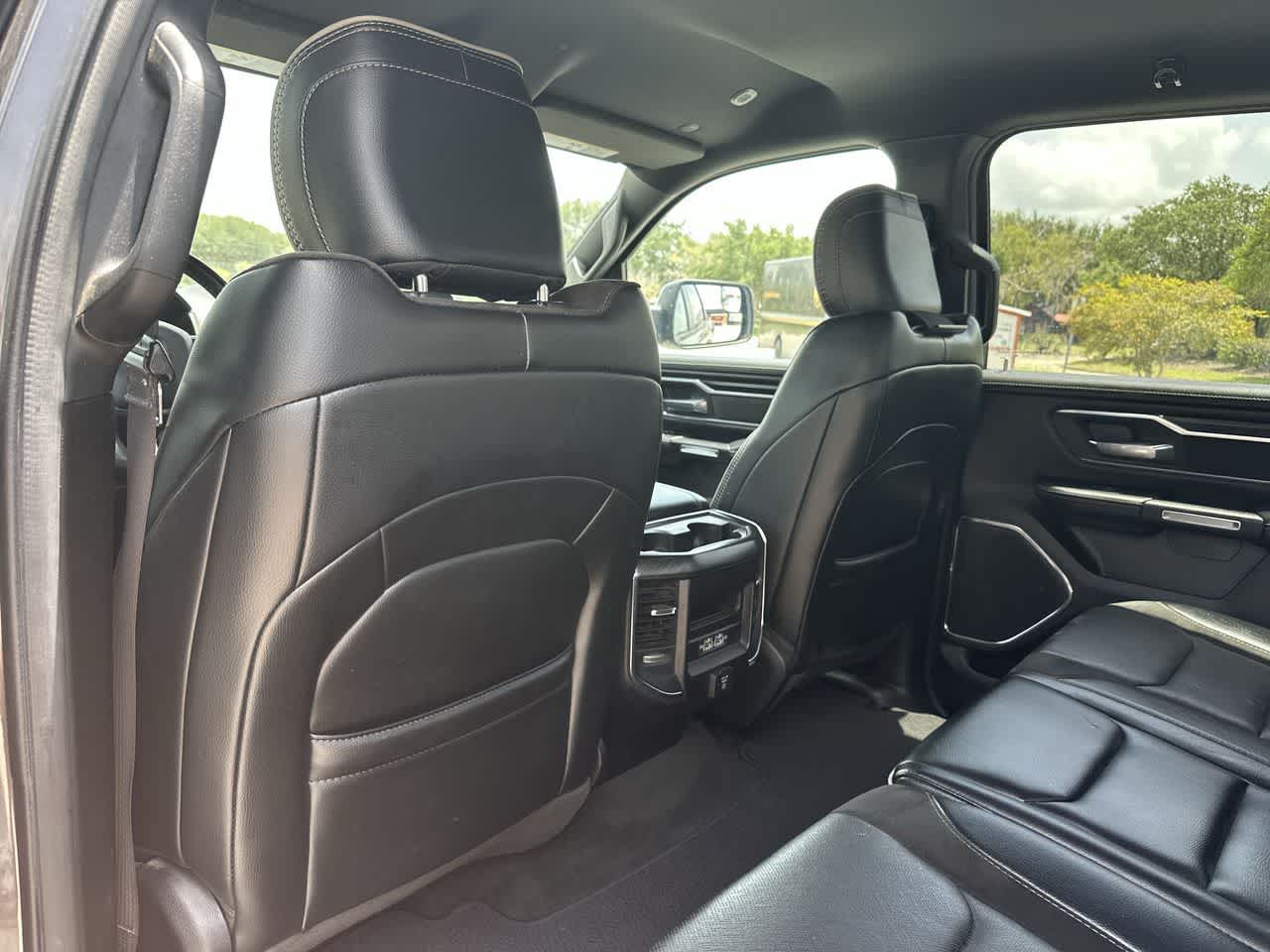 2024 RAM 1500 Laramie Crew Cab 4x2 5'7' Box